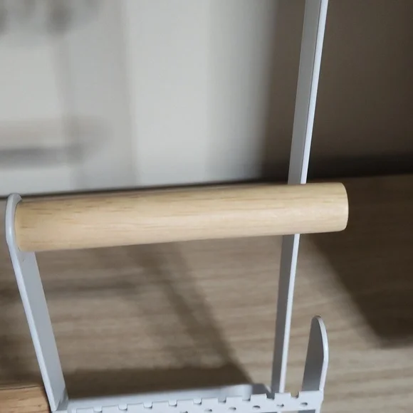 Elegant White and Wood Jewelry Stand - Picture 3 of 6